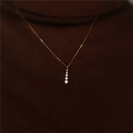 Pendant Necklaces 925 Sterling Silver French Simple Crystal Pendant Clavicle Chain Necklace Women Light Luxury Temperament Wedding Jewellery Gift HKD230712