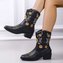 Boots Western Cowboy Sewn Flower Winter Ankle Boots 2023 Vintage Flower Embroidery Vintage Cowboy Girl Shoes L230712