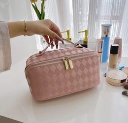 2023 The latest Lingge large capacity makeup bag portable travel wash storage bag manufacturers direct sales