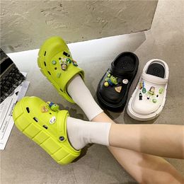 Sandals Fashion Charms Clog Shoes Outdoor Women Slippers Thick Sole High Quality Cross Summer For Girls 230712