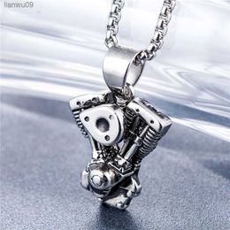 Creative hiphop rock retro locomotive motorcycle engine punk domineering mens pendant birthday gift necklace jewelry wholesale L230704