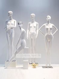 Fashionable Style Women Mannequin With Face Gloss White Matte Model Female Customized For Display