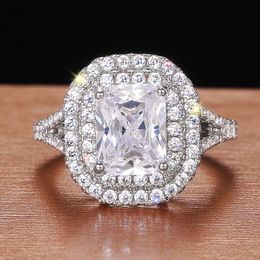 Huitan Brilliant Cubic Zirconia Women Rings for Wedding Engagement Accessory Silver Color Modern Fashion Ring Jewelry Wholesale