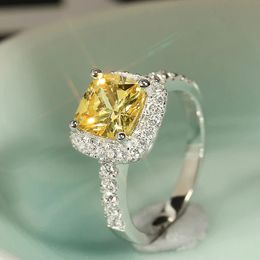 Huitan Elegant Yellow Cubic Zirconia Women Rings Luxury Wedding Anniversary Party Lady's New Accessories Bright Fashion Jewelry