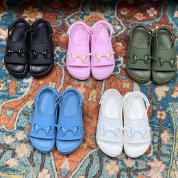 New Sandals Slides Slipper Man and Woman Designer Pantshoes Slide Summber Beach Shoes High Quality Rubber Sole Mens Flatform Sandal