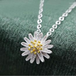 Pendant Necklaces Charm Autumn Chrysanthemum Necklace Cute Simple Flower For Lady Girls Fingure Ring Earring Bracelet Jewellery