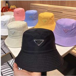 Designer Nylon Bucket Hat For Men and Women Fashion Ladies Mens Autumn Summer Triangle Metal Sun Hats New Spring Fisherman Caps Dr256r