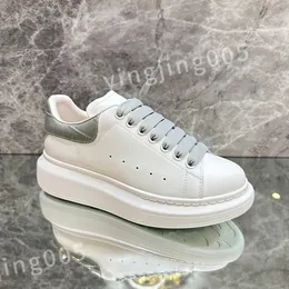 2023 new Hot Luxury Fashion Shoe the four seasons Sneakers Lace-up Canvas Trainers Embroidery Street Style Stars Patches size 35-46 xsd221105