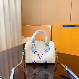 Luis Vuittons Light Lvity louiseViutionBag Highquality Lvse handbag 2023 luxury Fashion design pillowcase Fashion trend simple and beautiful leather womens prin