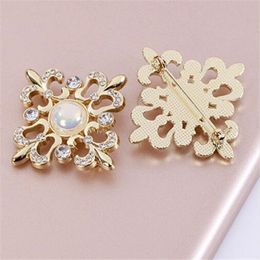 Famous Luxury Desinger Brooch Women Rhinestone Pearl Letter Brooches Suit Pin Fashion Jewellery Clothing Decoration High Quality Accessories