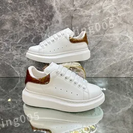 2023 Top Hot Luxury Fashion Shoes the four seasons Sneakers Lace-up Canvas Trainers Embroidery Street Style Stars Patches size 35-46 xsd221105