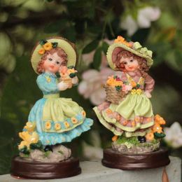 Garden Decorations American Palace Style Girls Resin Ornaments Outdoor Patio Balcony Sculpture Crafts Garden Courtyard Villa Figurines Decoration L230714