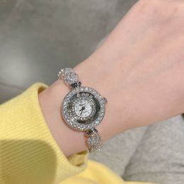 Women s Watches Fashion Watch Women Crystal Temperament Luxury Pearl Bracelet Ladies Elegant Quartz Gift 230714