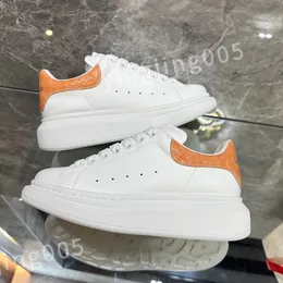 Top Luxury Fashion Shoe the four seasons Sneakers Lace-up Canvas Trainers Embroidery Street Style Stars Patches size 35-46 xsd221105