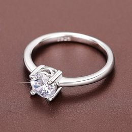 Huitan Silver Colour Women Rings Solitaire Cubic Zirconia Crystal Elegant Wedding Proposal Rings for Lady Hot Trendy Jewellery Bulk