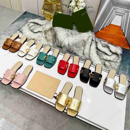 Designer Slipper Mules Slippers Metal Golden Sandals Women Versatile Slippers Embroidered Sheepskin Sandal Scuffs Flat Slides Flip Flops 35-44