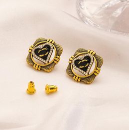 Fashion Designer Stud Earrings High Quality Alloy Material Earring Brand Letter Earloop Inlaid Crystal Ear Ing Jewellery Accessory Womend Wedding Gift