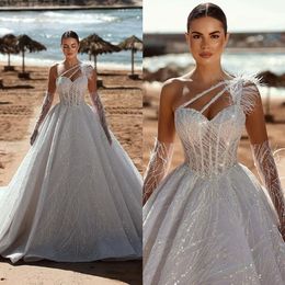 One Shoulder Feather Ball Gown Wedding Dress Illusion Sleeveless Sequined Lace Bridal Gowns Plus Size Vestido De Novia