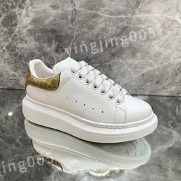 2023 new Hot Fashion Shoes the four seasons Sneakers Lace-up Canvas Trainers Embroidery Street Style Stars Patches size 35-46 xsd221105