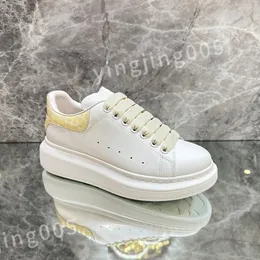 2023 new Hot Fashion Shoe the four seasons Sneakers Lace-up Canvas Trainers Embroidery Street Style Stars Patches size 35-46 xsd221105