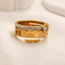 Designer Brand Doppie lettere Anello Oro in acciaio inossidabile Lettera Anelli a fascia Cristallo strass Moda Donna Uomo Gioielli da sposa Regali per feste Taglia 6/7/8/9