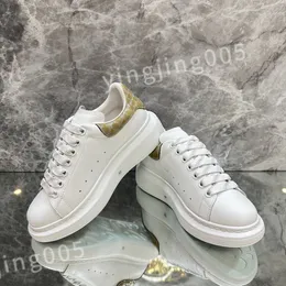 2023 Hot Fashion Shoes the four seasons Sneakers Lace-up Canvas Trainers Embroidery Street Style Stars Patches size 35-46 xsd221105