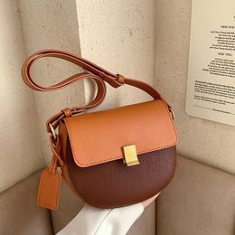 Shoulder Bags Retro Saddle Leather Woman Adjustbale Strap Crossbody High Quality Half Round Handbags for 230426