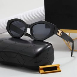 Modische Luxus-Designer-Sonnenbrillen für Damen und Herren, gleiche Sonnenbrillen wie Lisa Triomphe Beach Street Foto, kleine Sonnenbrillen