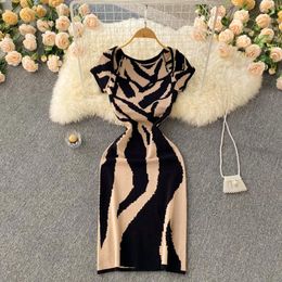 Dress Sexy Vintage Stripe Print Knit Bodycon Dress Elegant French Fashion Vestidos Chic Wrap Short Sleeve V Neck Dressess Summer Women