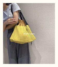 Waist Bags Miyake Pleated Bag Korean Fashion Shoulder Bags Designer Handbag Cross Body Bag Fanny Pack for Women 230714