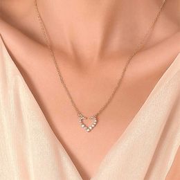 Bling Cubic Zirconia Love Heart Hollow Pendant Necklace Female Fashion Full Diamond Choker Chain Valentines Gifts Girlfriend Gold Color Jewelry Collars For Women