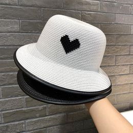 Wide Brim Hats 2023 Summer Women's Straw Hat Korean Fashion Heart-shaped Sun Big Eaves Beach Vacation Banquet Round Top