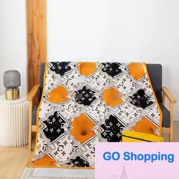 New Fashion Classic Blanket Popular Flannel Blankets Office Nap Blanket Leisure Traveling-Rug luxury