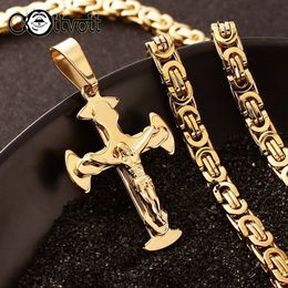 Pendant Necklaces Jesus Pendant Necklace Gold Colour Small Crucifix Cross Stainless Steel Long Heavy Byzantine Chain Necklaces Men Jewellery MN73 230714