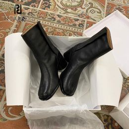 Maison Margela Brand Boots Tabi Boots Name Split Toe Round High Heel Black Real Leather Zapatos Mujer All Match Fashionable Ankle Short Boots 230714