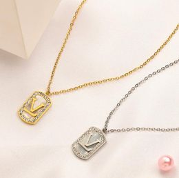 18K Gold Plated Stainless Steel Necklace Fashion Women Designer Letters Necklaces Choker Pendant Chain Crystal Wedding Jewellery Accessories Gifts