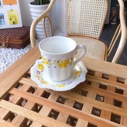 Cups Saucers Nordic Vintage Ceramic Coffee Cup Saucer Set Creativity Luxury Ceramics Mugs Porcelain Tazas Mug Cute