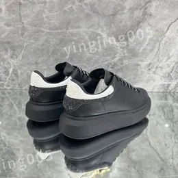 2023 new Hot Luxury Designer flat sneaker trainer casual shoes denim canvas leather letter fashion platform mens womens low sneakers size 35-46 xsd221116