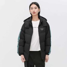 Autumn and winter women's hooded striped short down jacket, white duck down filled fluffy, full and warm, the version is simple and elegant and fashionable.