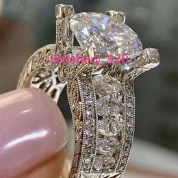 Band Rings Sterling Silver 925 Filled Jewelry Moissanite Style Ring Cushion Zirconia Anillos Tension Setting Square Gemstone Ring Supplier