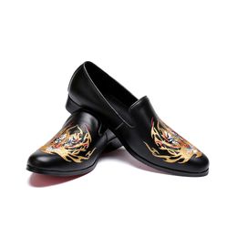 2023 Leisure Pattern Plus Size Flats Shoes Chinese Style Round Toe Slip on Casual Shoes Classic Male Leather Loafers Shoes