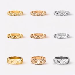 Love Rings Женщины мужские кольца дизайнер кольцо кольцо модные украшения титановые стальные одно сетки с бриллиантами повседневная пара классическая золотая серебряная роза По желанию 5-11