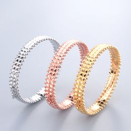 Pulseiras de pulseira de prata de engrenagem de ouro de 18k para mulheres definidas para homens de tênis de luxo de tênis de moda unissex jóias designer de judeus para festas de judeu Acessórios para festas de casamento venda