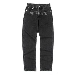 Женские джинсы дизайнер Vetements Jeans Джинсовые штаны Мужчины Женщины высококачественные кнопки вышивки буквы карманные синие брюки VTM 406 729