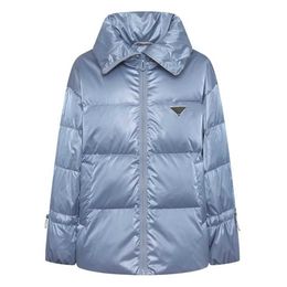 Autumn and winter ladies lapel loose short down jacket, bright fabric waterproof, dirty and easy to clean, fluffy and full down filling.