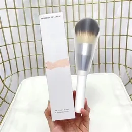 Pincéis de maquiagem La Brand Pincel único para blush LA POWDER FOUNDATION BRUSH - Cabelo sintético macio Grande acabamento impecável Misturador de pincéis de maquiagem de beleza com caixa de alta qualidade