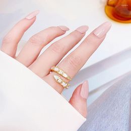 Cluster Rings Natural Shell Serpentine Design RIng Luxury For Women Exquisite Shine Adjustable Finger Lady Jewelry