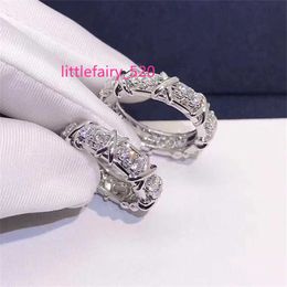 Pendant Necklaces Wholesale XO Moissanite Ring Diamond Moissanite X Cross Ring Big Zircon Shinny Couple Ring