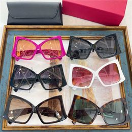 2023 New High Quality Wallen Family Large Frame Panel in Net Red Personality Cat's Eye Irregular Sunglasses Female VA4091