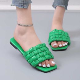 Slippers Women Summer New Weave Checkered Flat Sandals Slippers Female Outdoor Beach Soft-soled Slides Slippers for Women 2022 L230717